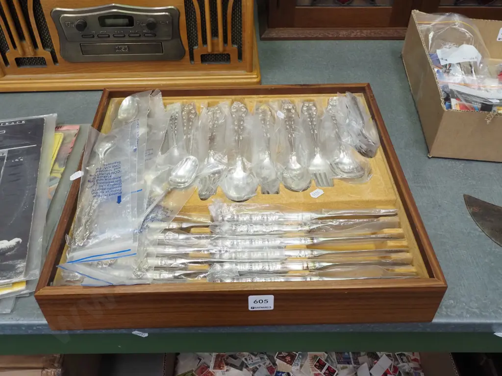 canteen of community plate cutlery Image 1++