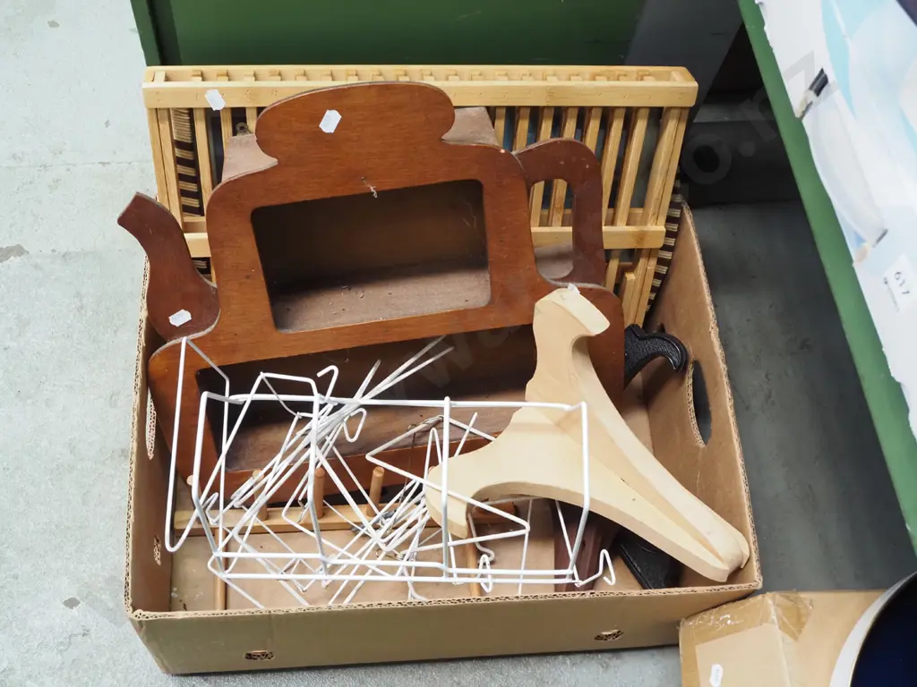 box; dish rack, wall shelves, tray etc Image 1++