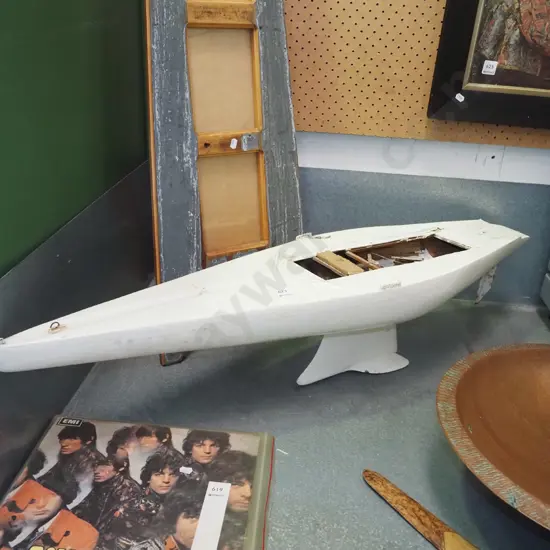 restorer's part pond yacht L1202