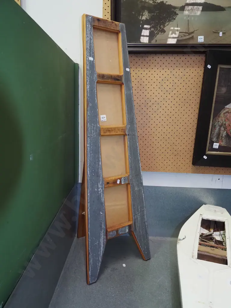 homemade easel style 4-window picture frame Image 1++