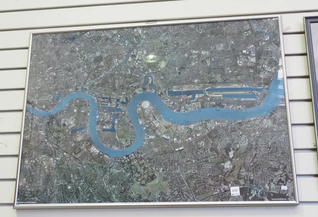 framed print - aerial shot - London Thames Image 1++