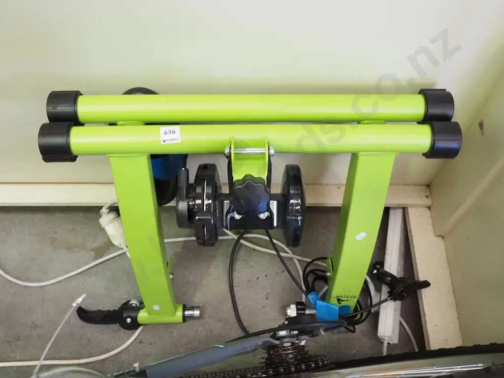 indoor bike trainer Image 1++