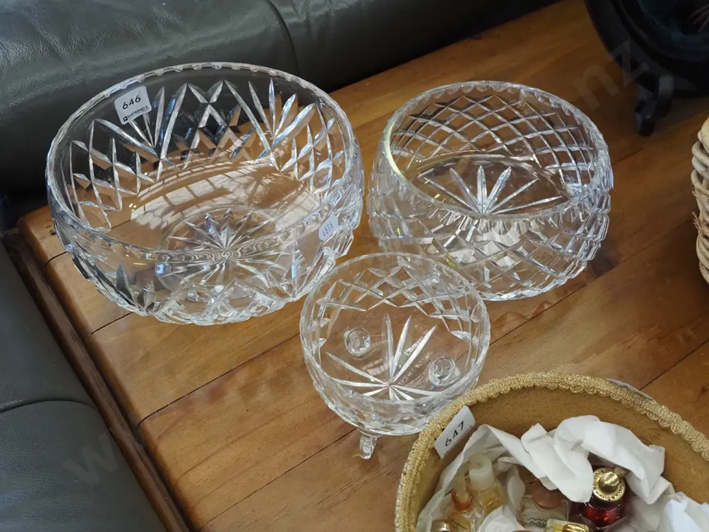 3x cut crystal bowls  Image 1++