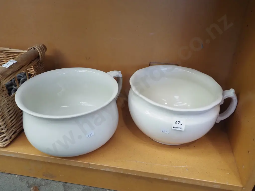 2x chamber pots Image 1++