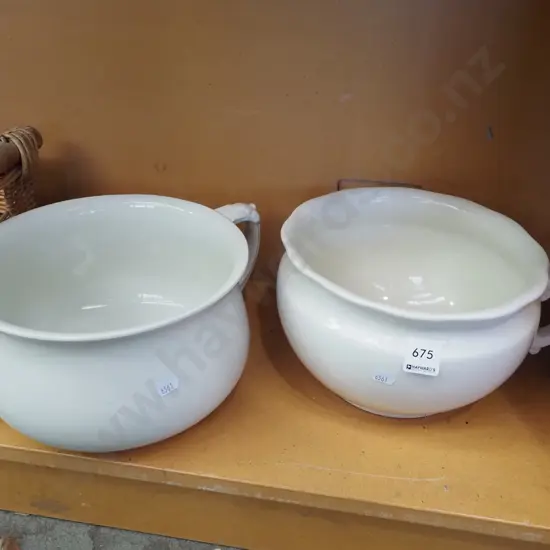 2x chamber pots
