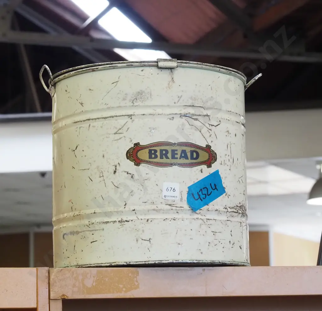 vintage lidded bread pail/bin H320 Image 1++