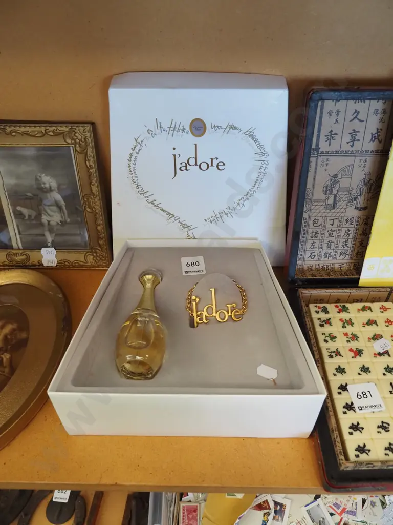 J'Adore boxed eau de parfum 30ml with bracelet Image 1++