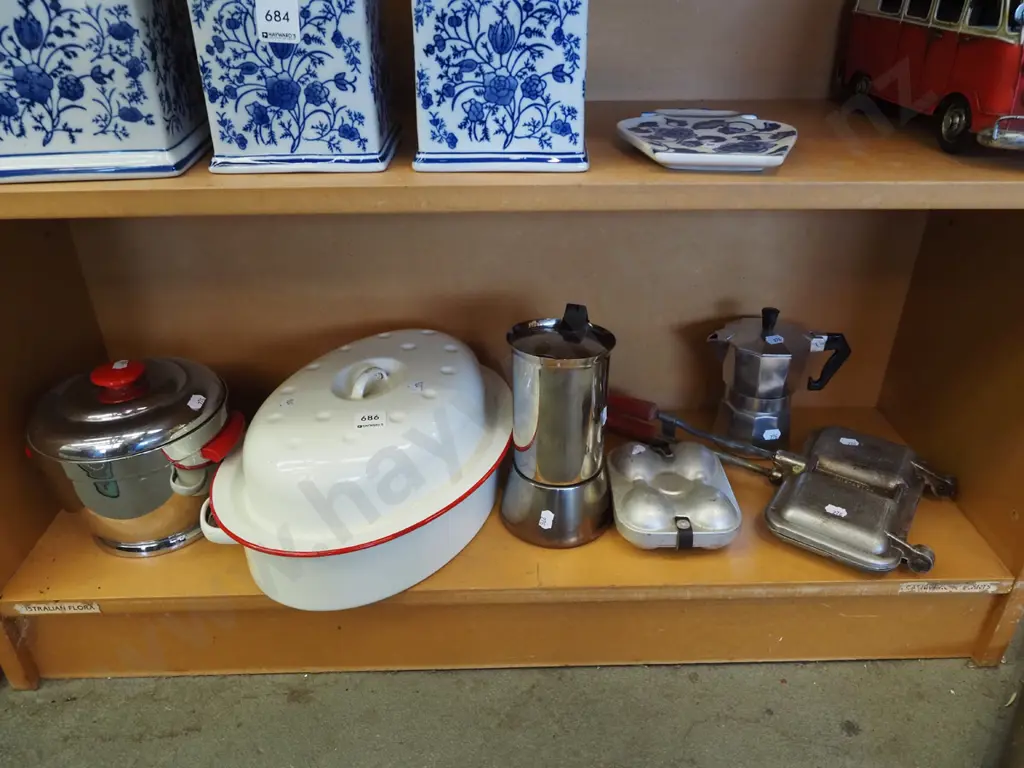 espresso maker, toastie pie maker, enamel casserole etc Image 1++