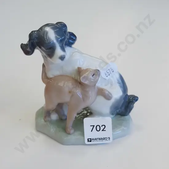 small Nao cat and dog figurine H1120