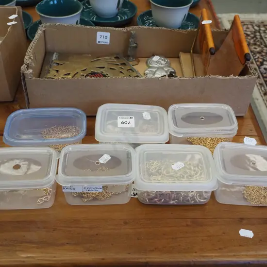 7x small containers of jewellers chains