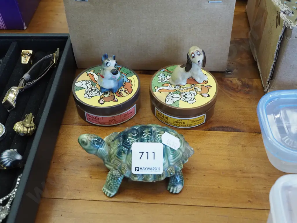 Disney themed Wade Whimsies, Wade turtle ashtray Image 1++