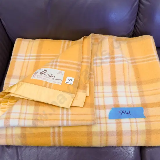 Onehunga Princess checked woollen blanket