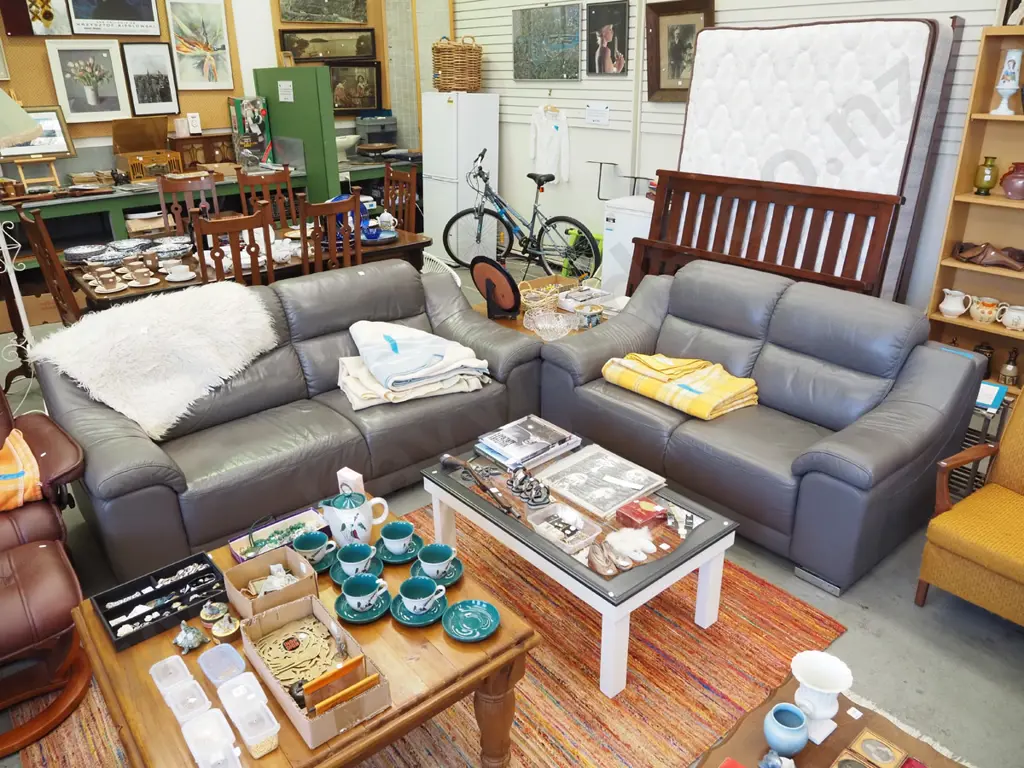 grey leather 2 piece lounge suite - 3 seater 2 seater settees - excellent condition Image 1++