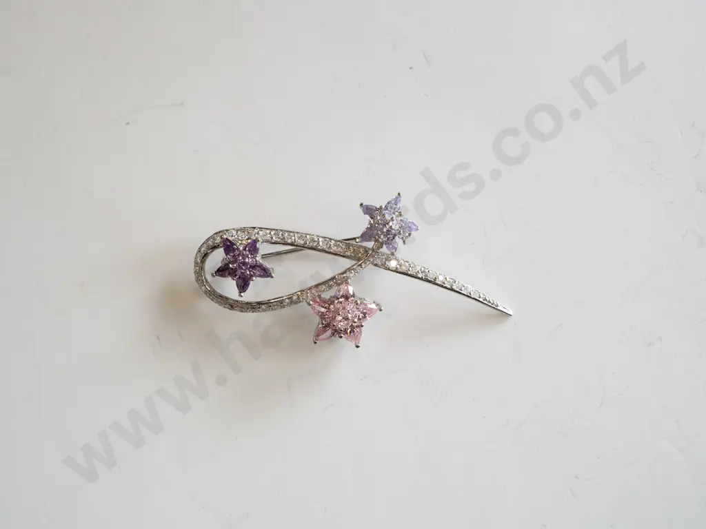Pascoes sterling silver rhinestone brooch Image 1++