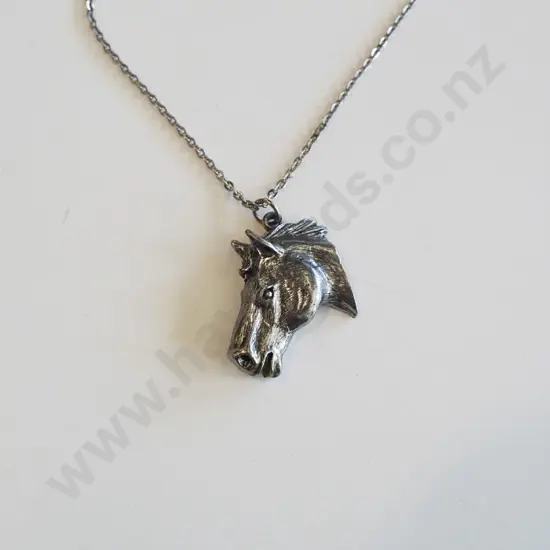 pewter horse head pendant & chain