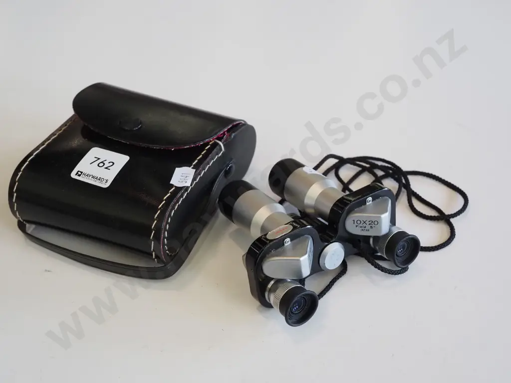 10x30 Japanese cased field binoculars Image 1++