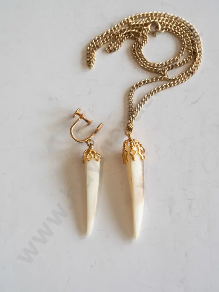  gold plated sharks tooth necklace & clip on earrings  Image 1++