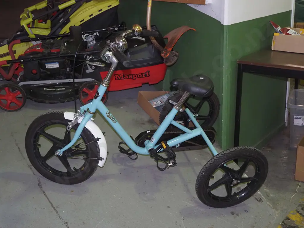 child's Pashley trike Image 1++