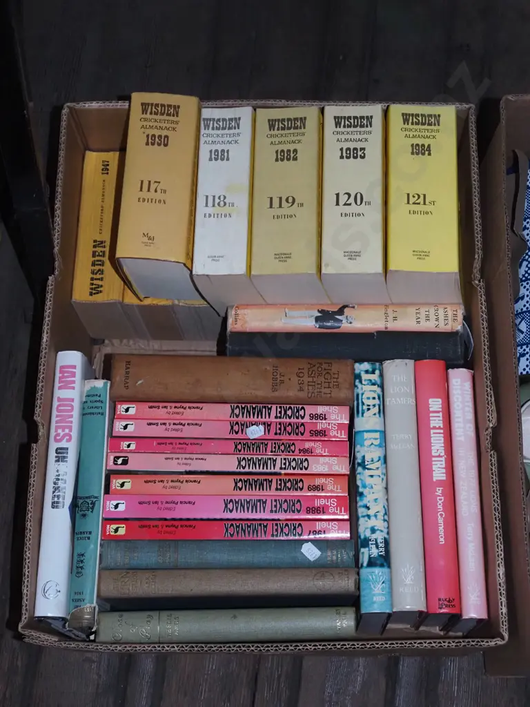 box; cricket books Image 1++