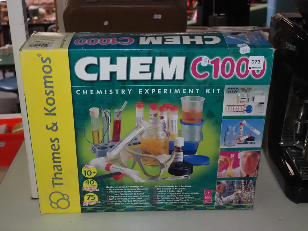 boxed as new chemistry set Image 1++