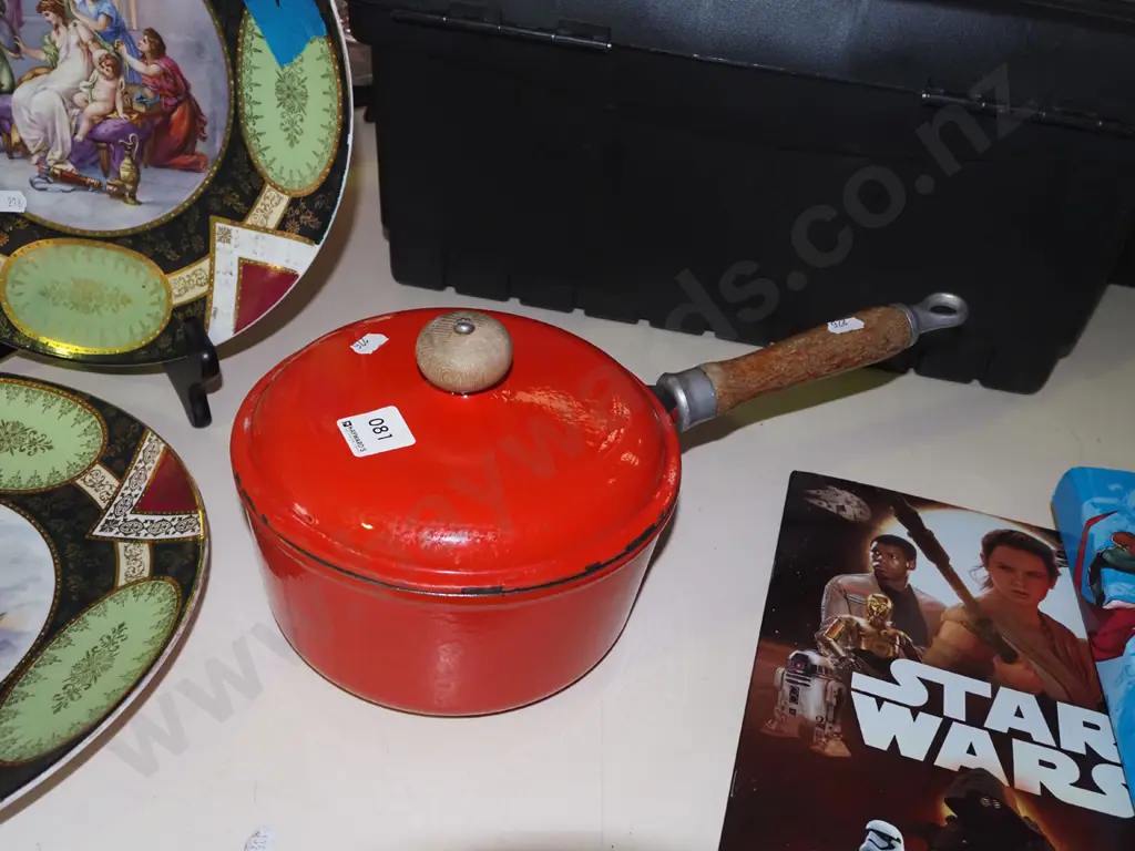 cast iron red enamel lidded pot Image 1++