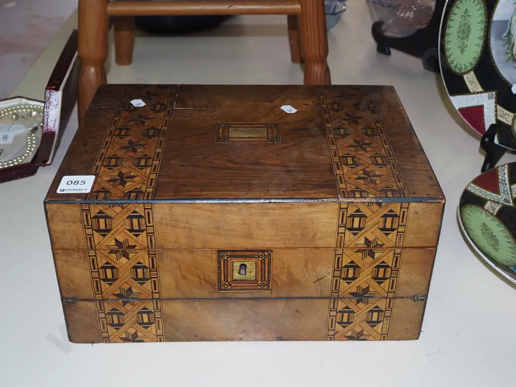 restorer's wood inlay writing box Image 1++