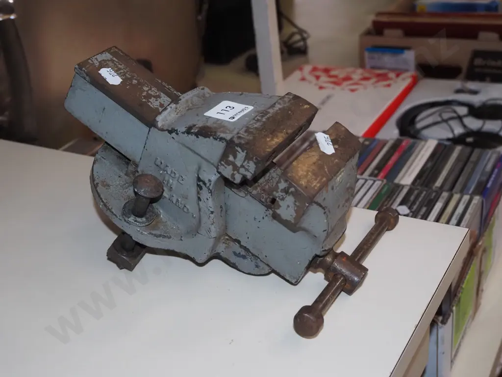 Record No 1 engineer's vice Image 1++