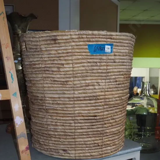 cane laundry hamper H500
