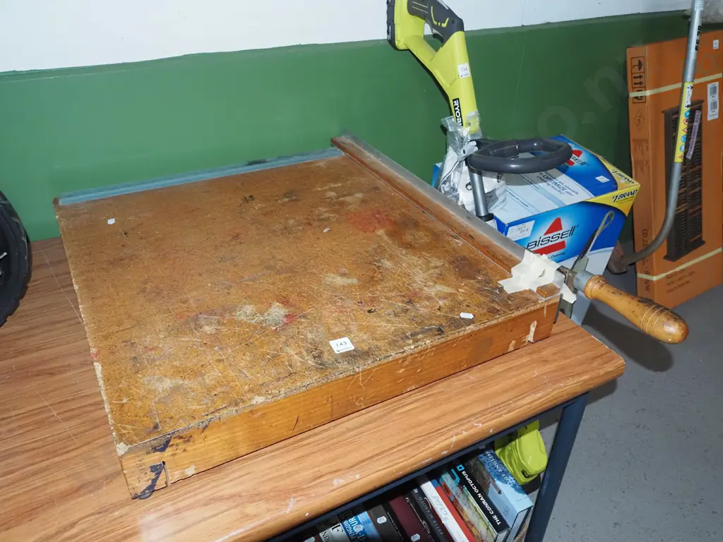 large guillotine Image 1++