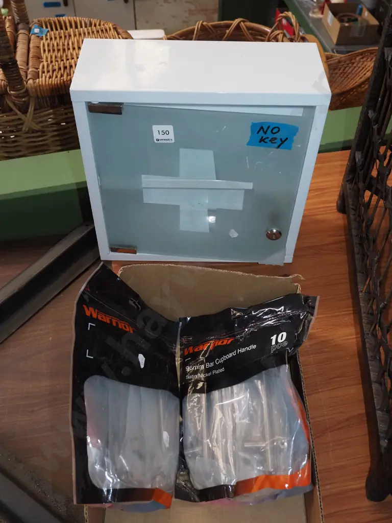 cupboard door handles, small first aid cupboard - no key H300 Image 1++