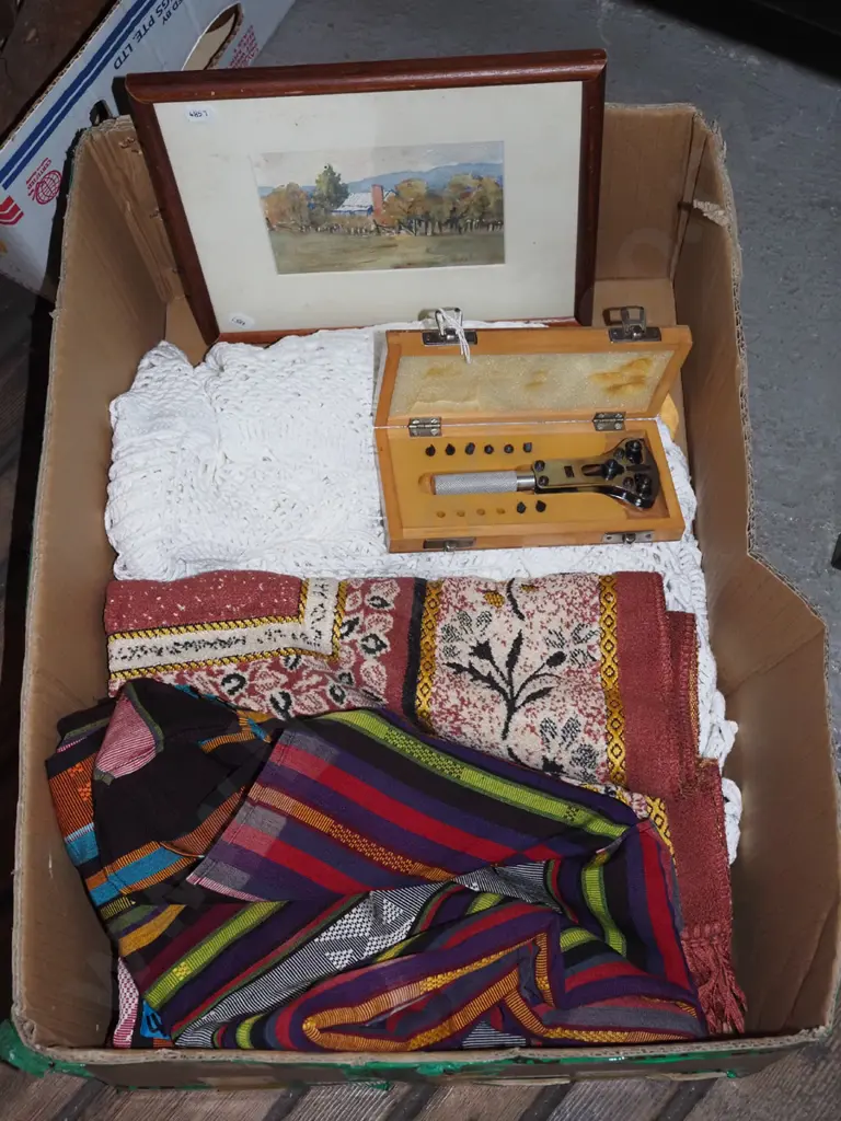 box; tablecloths, print etc Image 1++