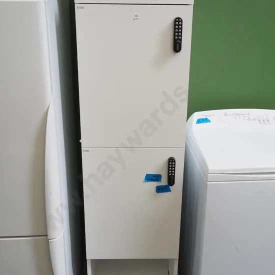 bank of 2 lockers H590 W450 