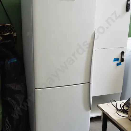 F&P fridge freezer