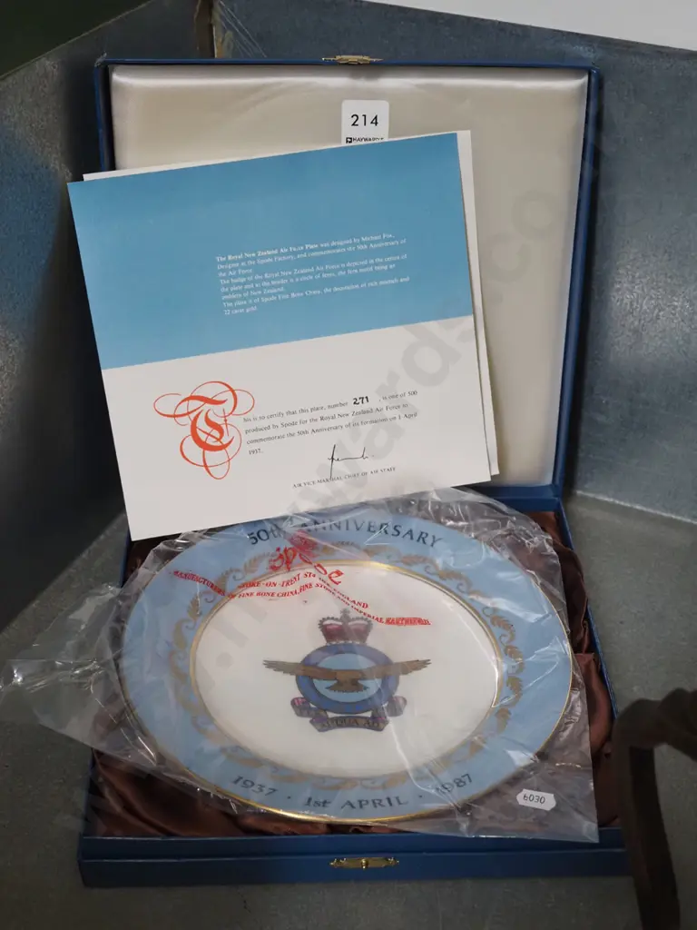 box; Spode Royal NZ Airforce 50th anniversay plate Image 1++