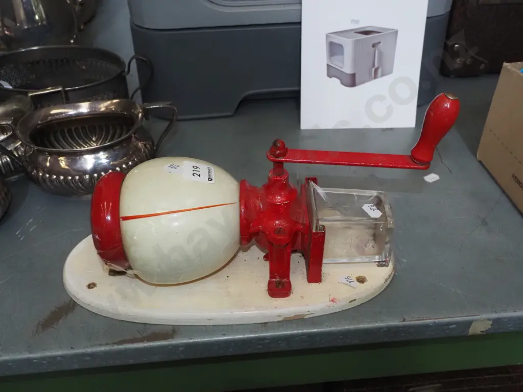 retro wall mounted coffee mill Image 1++