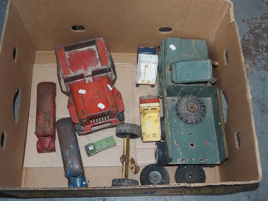 box; restorers toy trucks and cars Image 1++