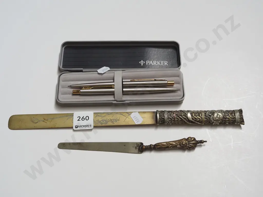 Parker pens and letter openers Image 1++