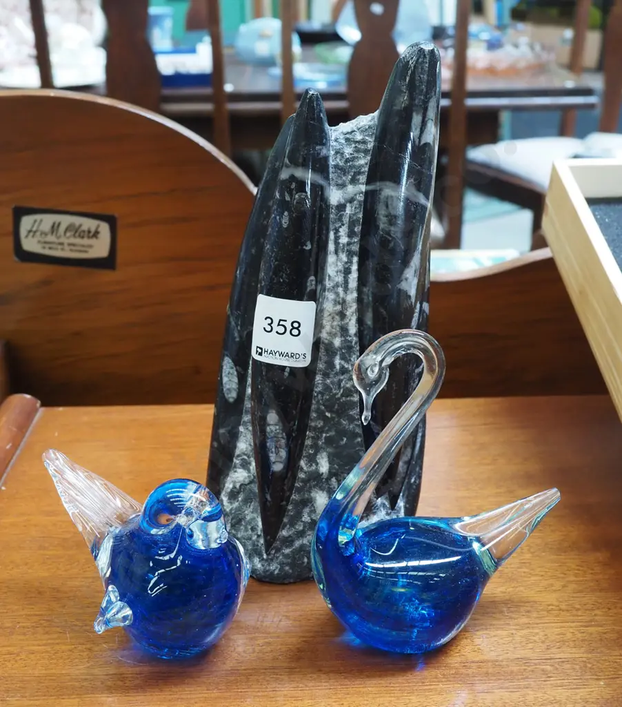 carved stone ornament H210, 2 x glass bird figurines  Image 1++