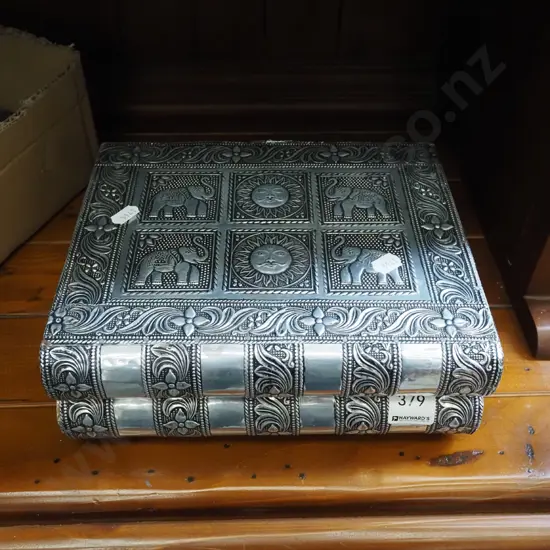 pressed metal decorated jewellery box