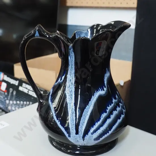 Blue Mountain jug H210