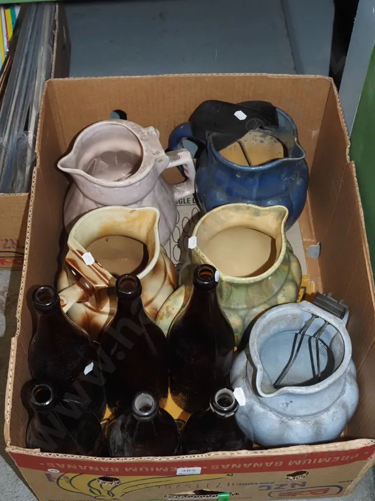box; Temuka jugs, 6x vintage Moa Beer bottles Image 1++