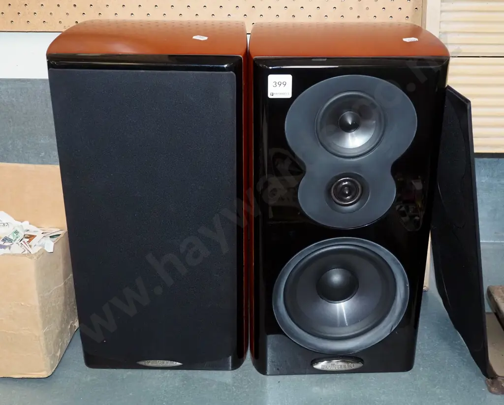pair of Polk audio LSiM703 hifi speakers Image 1++