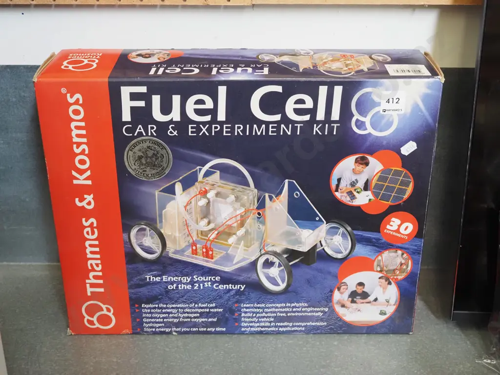 boxed as new Fuel Cell car experiment kit Image 1++