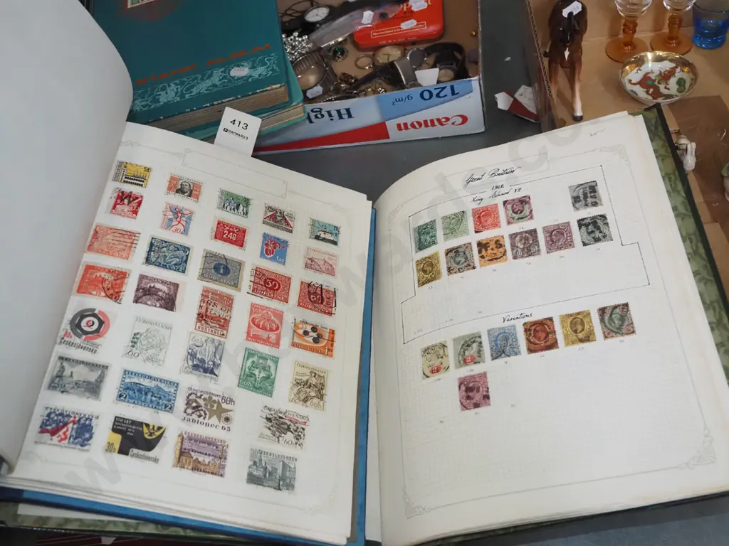 5x stamp albums Image 1++
