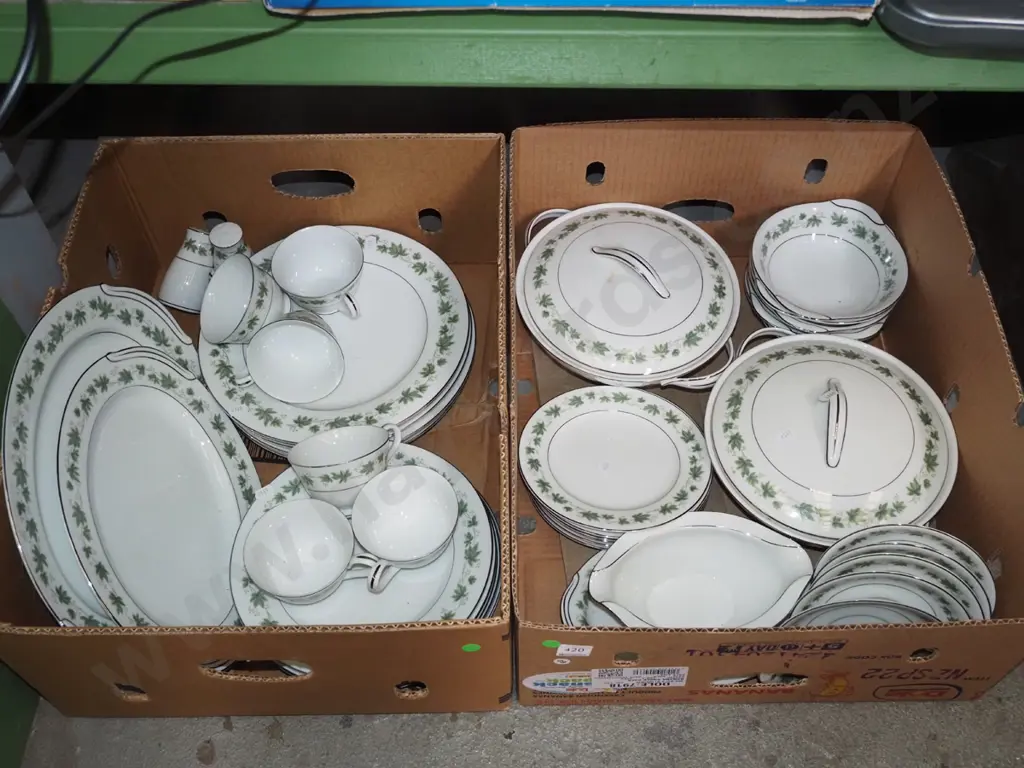 2x boxes; Japanese grape vine items, lidded veges, bowls etc - green dots Image 1++
