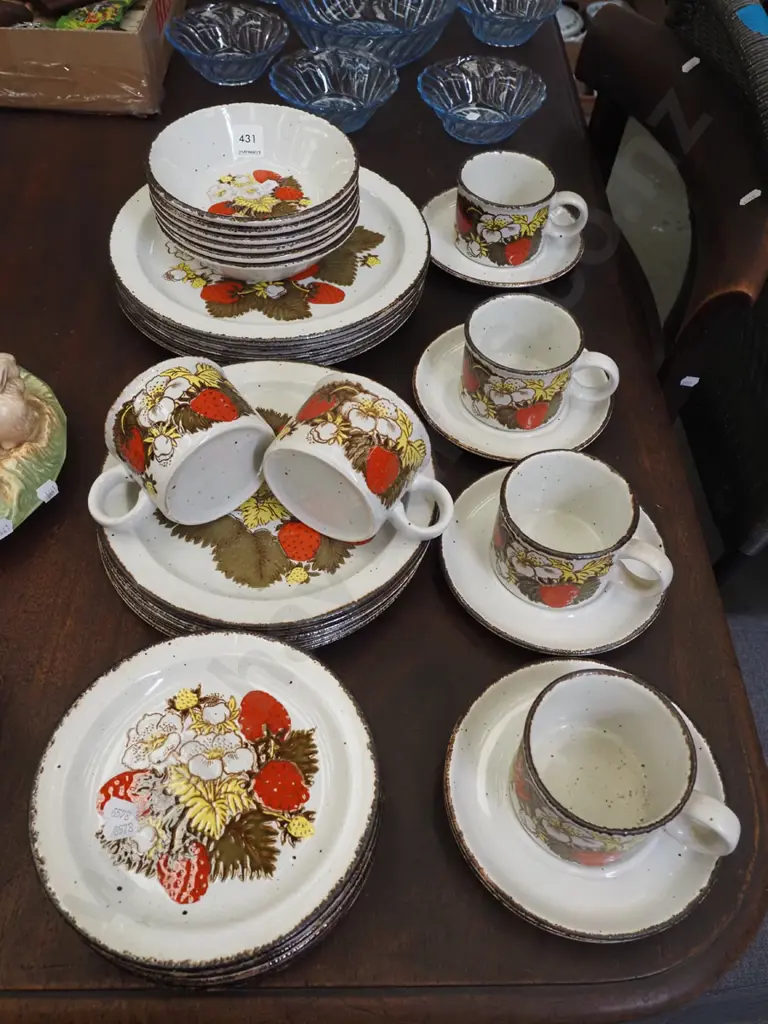 Midwinter strawberry patterned dinner items; plates, bowls etc Image 1++