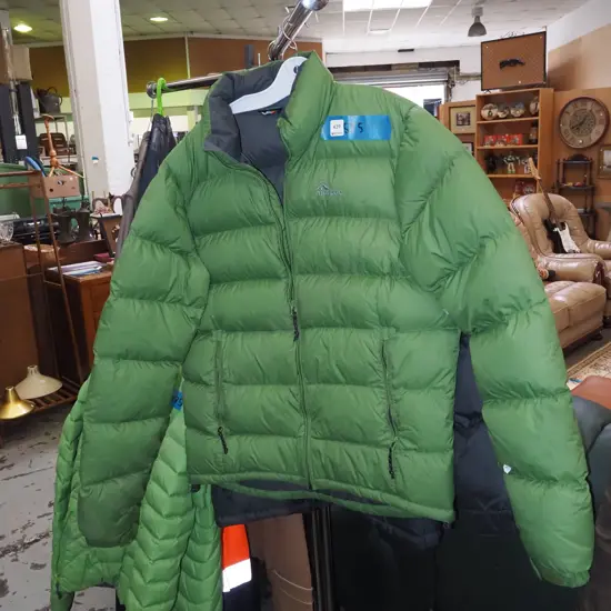 Macpac size large green puffer jacket