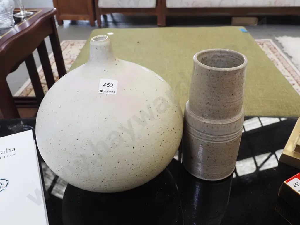 2x studio pottery vases H270 Image 1++