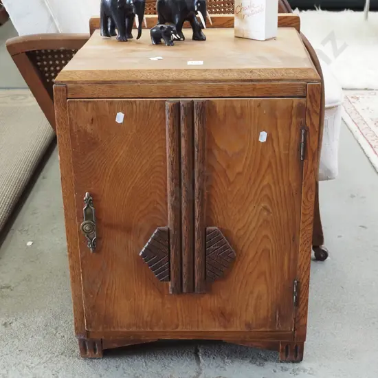 oak deco pot cupboard - cracks to top