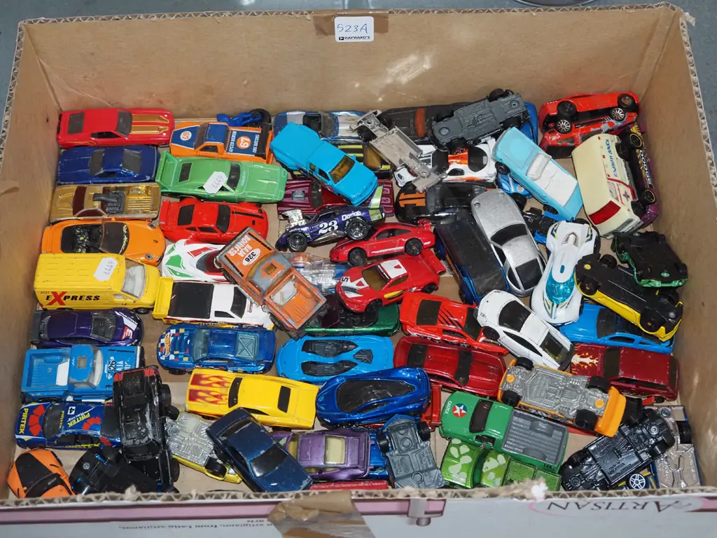 box of die cast toy vehicles Image 1++